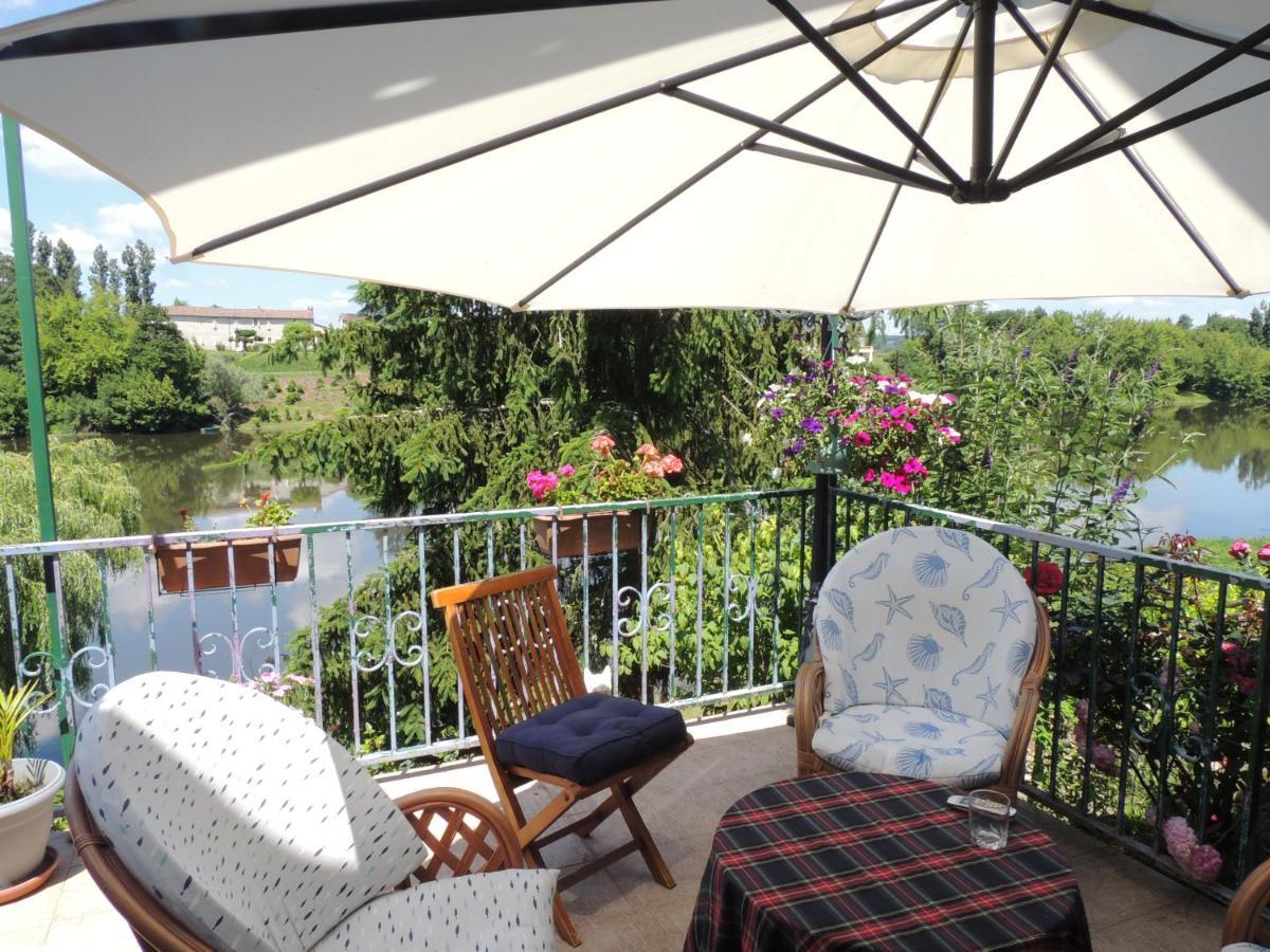 Le Jardin Des Cygnes Bed & Breakfast Pineuilh Luaran gambar